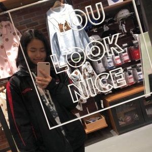 Meet your Posher, Olivia